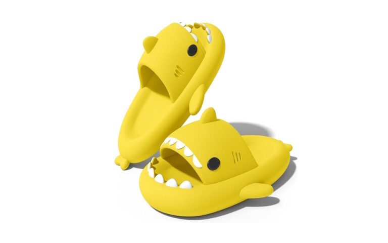 Sharklas, chanclas con forma de tiburón 🦈